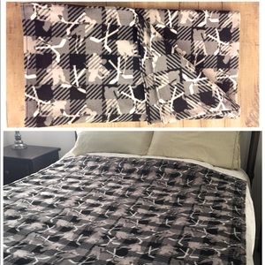 NWT - Hockey Fleece Blanket